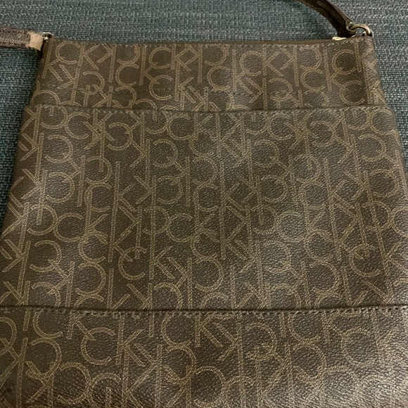 Calvin Klein - Crossbody Purse - Picture 3 of 3